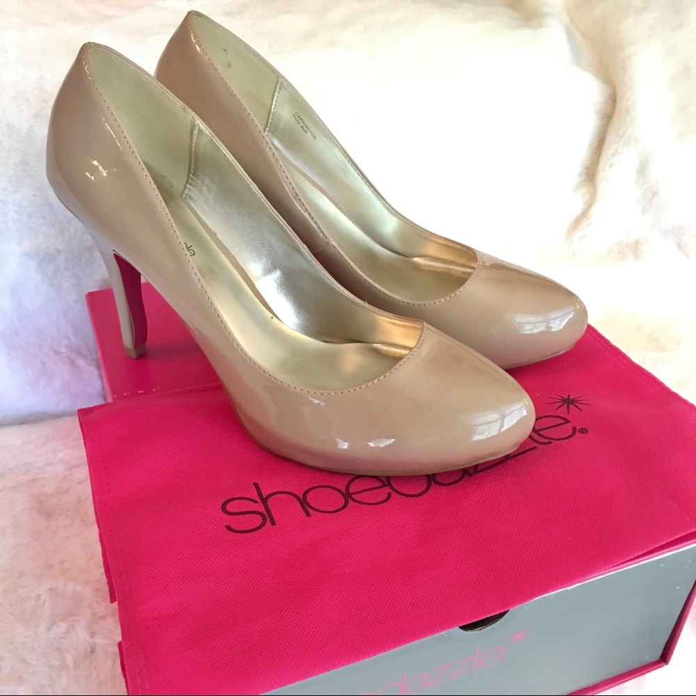 Shoedazzle “Carrington” Signature Sole heels - Picture 4 of 6